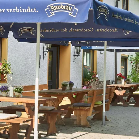 Alter Wirt 宾馆 Oberneuching